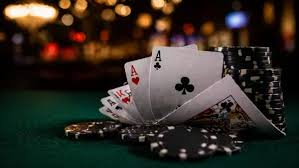 Guía Completa sobre Blackjack con Límites Bajos